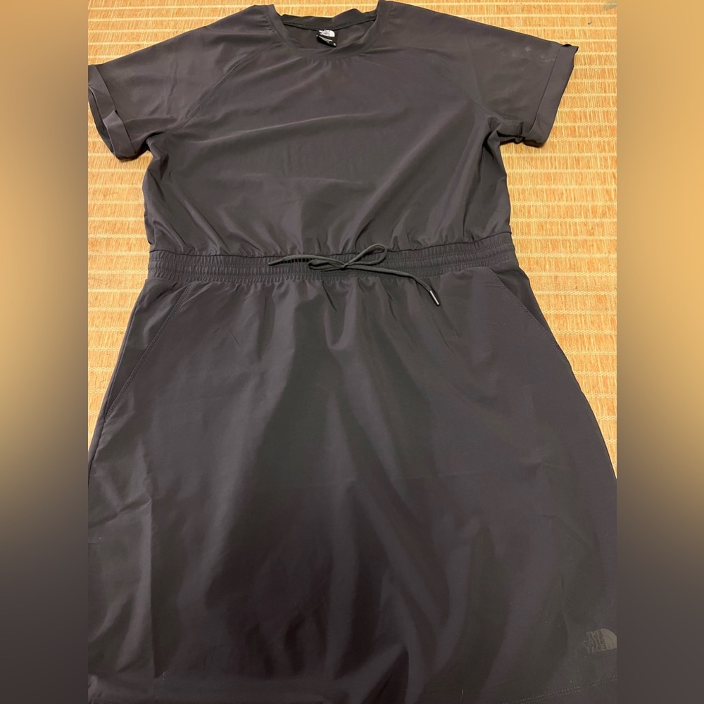 The North Face athleisure dress with pockets size XL